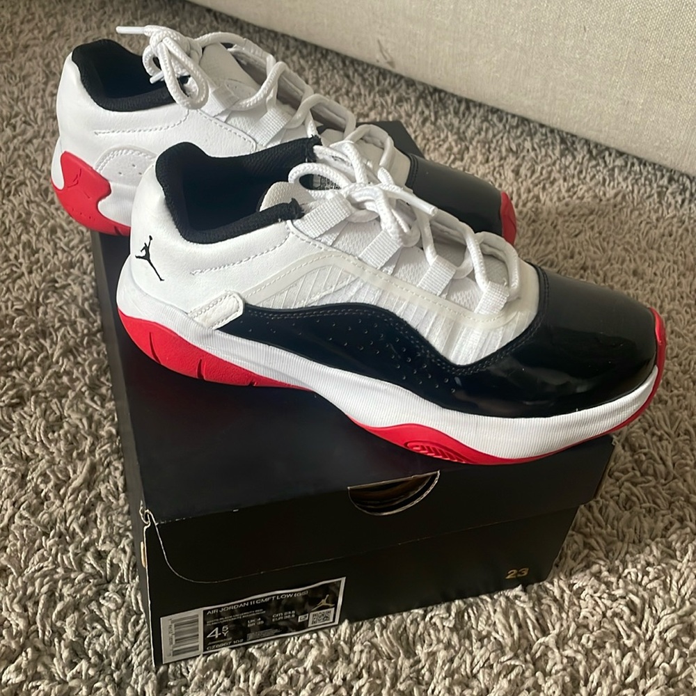 Air Jordan 11 youth 4.5